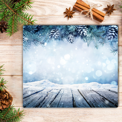 Tábua cozinha Árvore de Natal com neve no inverno