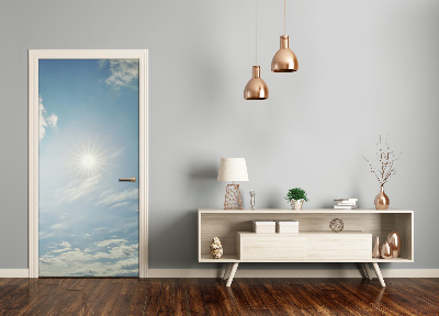 Papel de parede em porta O sol no céu