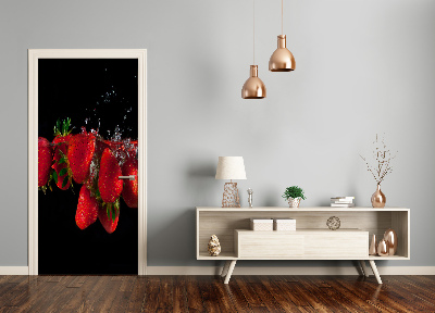 Papel de parede em porta Morangos na água