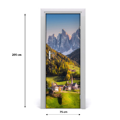 Autocolante para porta Uma cidade nas montanhas