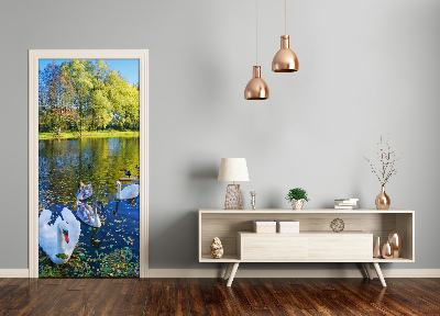 Adesivo em porta Cisnes no lago