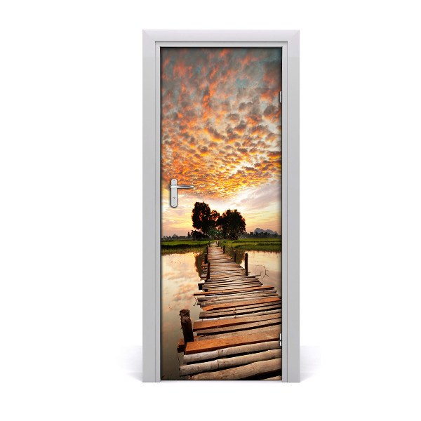 Adesivo em porta Ponte de madeira