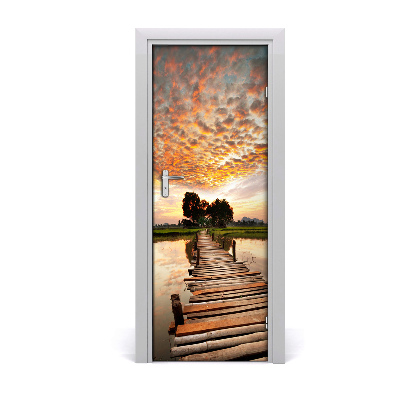 Adesivo em porta Ponte de madeira