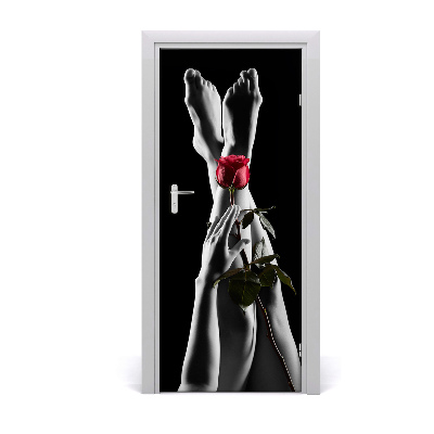 Papel de parede em porta Rosa e pés