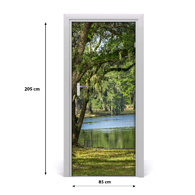 Adesivo em porta Lago no parque