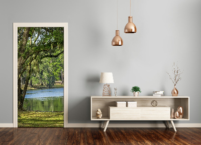 Adesivo em porta Lago no parque