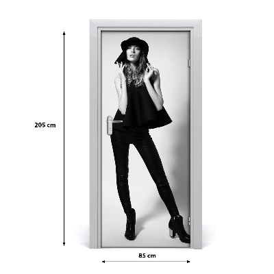 Papel de parede em porta Mulher de Preto