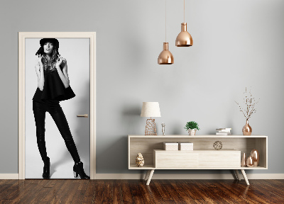 Papel de parede em porta Mulher de Preto