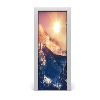 Autocolante para porta O sol sobre as montanhas