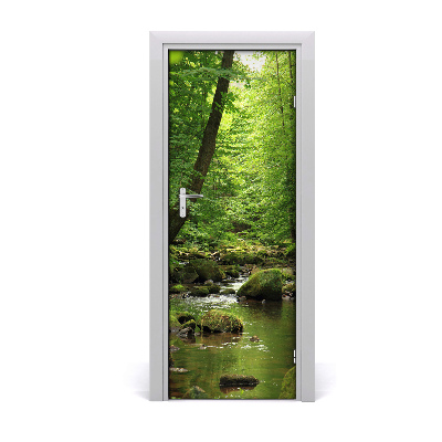 Adesivo em porta Rio na floresta