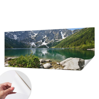 Papel de parede infantil com estampa de lago na montanha