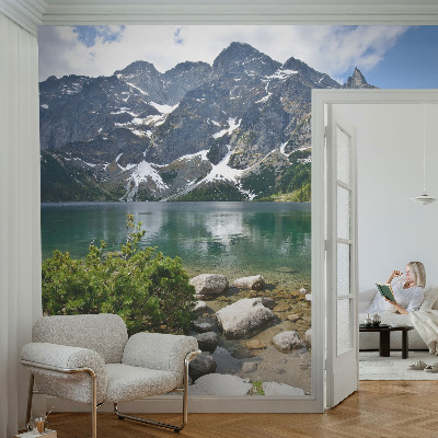 Papel de parede infantil com estampa de lago na montanha