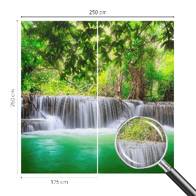 Autocolante de parede fotográfico com imagem de uma cachoeira na floresta