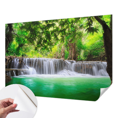Autocolante de parede fotográfico com imagem de uma cachoeira na floresta