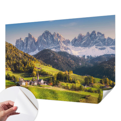 Papel de parede infantil com estampa de paisagem montanhosa