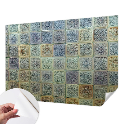 Papel de parede infantil com padrão de azulejos geométricos