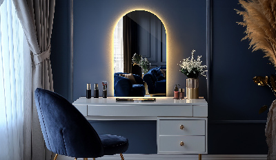 Espelho em arco com iluminação LED