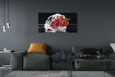 Pintura em tela Morango em um cubo de gelo
