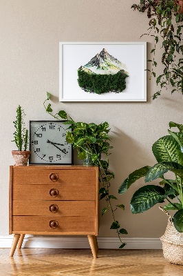 Decoração com musgo O topo da montanha acima da floresta