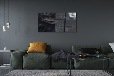 Pintura em vidro Uma figura escura