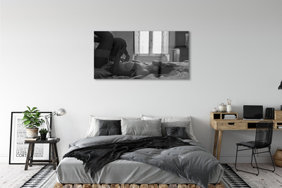 Pintura em vidro Uma mulher deitada e olhando pela janela