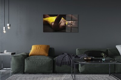 Quadro de vidro Mulher com lábios amarelos
