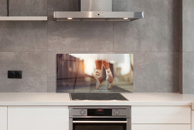 Painel de vidro Pernas femininas com sapatilhas de balé brancas