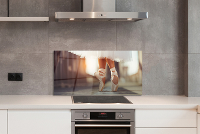 Painel de vidro Pernas femininas com sapatilhas de balé brancas