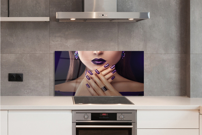 Painel de vidro Mulher com as mãos e lábios roxos