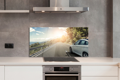 Painel de vidro Montanhas, nuvens, carro, estrada, árvores