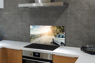 Painel de vidro Montanhas, nuvens, carro, estrada, árvores