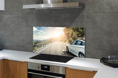 Painel de vidro Montanhas, nuvens, carro, estrada, árvores