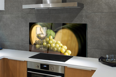 Painel de vidro Um copo de uva em barril