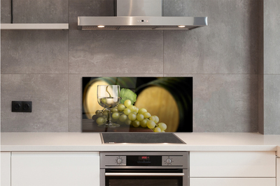 Painel de vidro Um copo de uva em barril