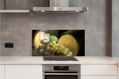 Painel de vidro Um copo de uva em barril