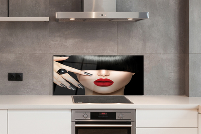 Painel de vidro Mulher bate os lábios vermelhos