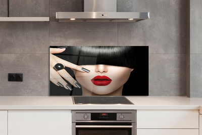 Painel de vidro Mulher bate os lábios vermelhos