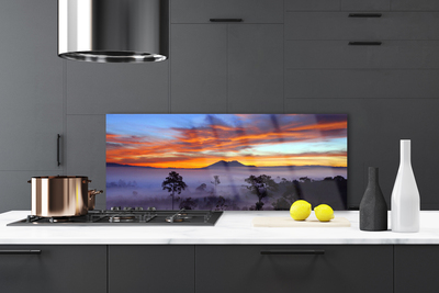 Painel cozinha Paisagem de árvores e neblina