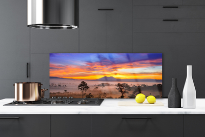 Painel vidro cozinha Paisagem de árvores e neblina