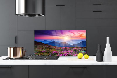 Painel vidro cozinha Paisagem de sol em prado de montanha