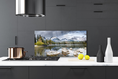 Painel vidro cozinha Paisagem florestal das montanhas do lago