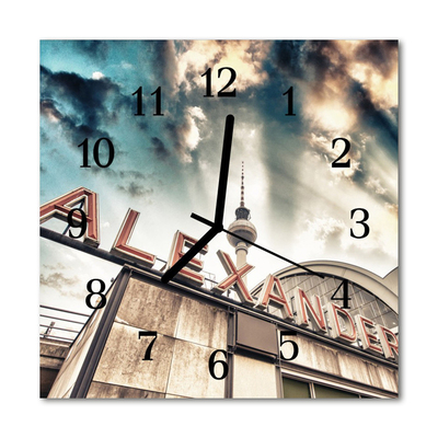 Relógio quadrado Praça dos Monumentos