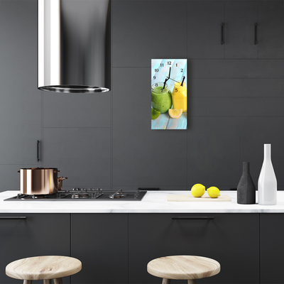 Relógio de vidro vertical Coquetéis de frutas coloridos na cozinha