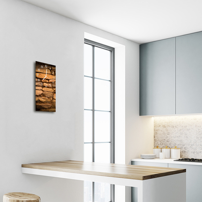 Relógio de vidro vertical Parede de tijolos de barro marrom