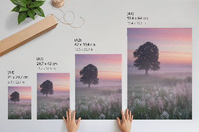 Arte de parede Árvore solitária na neblina, cores pastel do céu