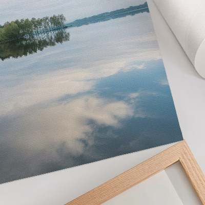 Poster decorativo paisagem calma com água, árvores e céu refletidos