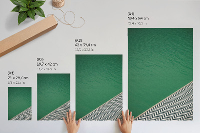 Arte de parede Verde com um padrão geométrico em preto e branco