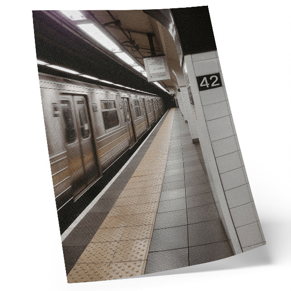Impressão em tela Plataforma de metrô moderna, espaço arquitetônico dinâmico