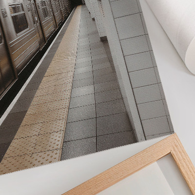 Impressão em tela Plataforma de metrô moderna, espaço arquitetônico dinâmico