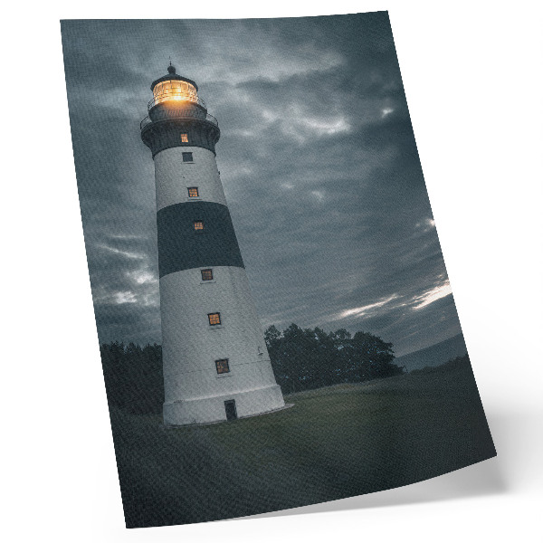 Poster decorativo Um farol contra um céu nublado